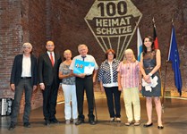 Heimatminister Albert Füracker und Kunstministerin Prof. Dr. med. Marion Kiechle prämieren 100 Heimatschätze
